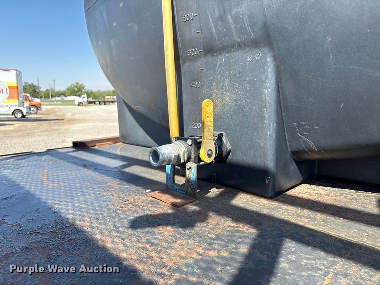 image for item EA7580 2006 Freightliner Business Class M2 flatbed truck