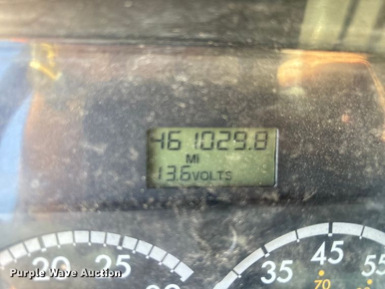 image for item EA7580 2006 Freightliner Business Class M2 flatbed truck