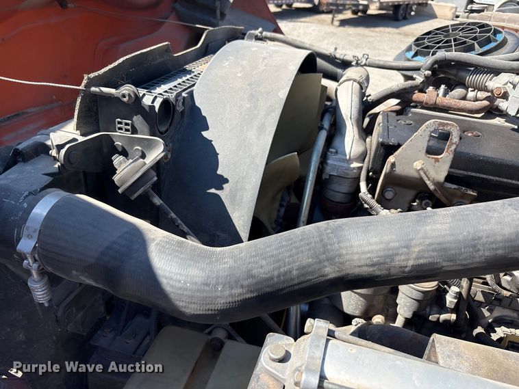 image for item EA7580 2006 Freightliner Business Class M2 flatbed truck