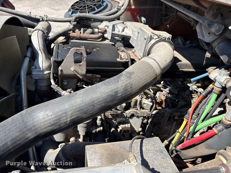 image for item EA7580 2006 Freightliner Business Class M2 flatbed truck