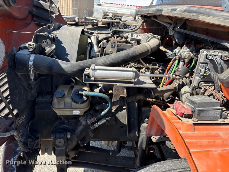 image for item EA7580 2006 Freightliner Business Class M2 flatbed truck