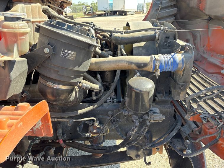 image for item EA7580 2006 Freightliner Business Class M2 flatbed truck