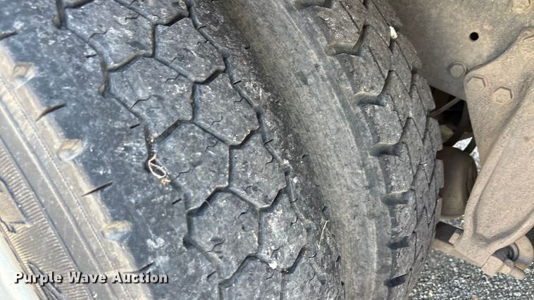 image for item EA7580 2006 Freightliner Business Class M2 flatbed truck