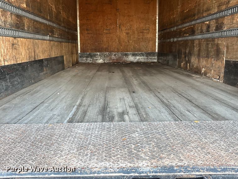 image for item EA7581 2007 Freightliner Business Class M2 box truck