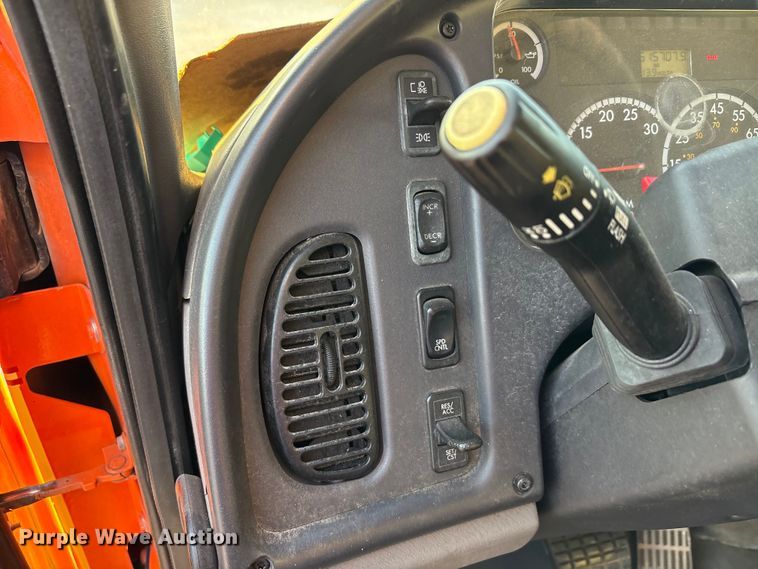 image for item EA7581 2007 Freightliner Business Class M2 box truck