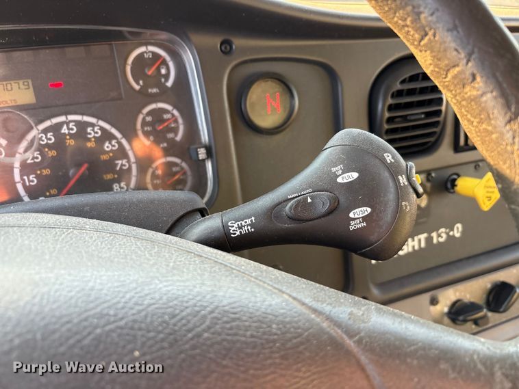 image for item EA7581 2007 Freightliner Business Class M2 box truck