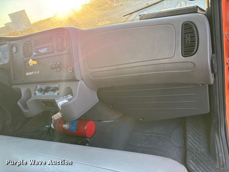 image for item EA7581 2007 Freightliner Business Class M2 box truck