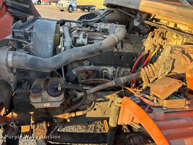 image for item EA7581 2007 Freightliner Business Class M2 box truck