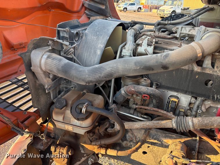 image for item EA7581 2007 Freightliner Business Class M2 box truck