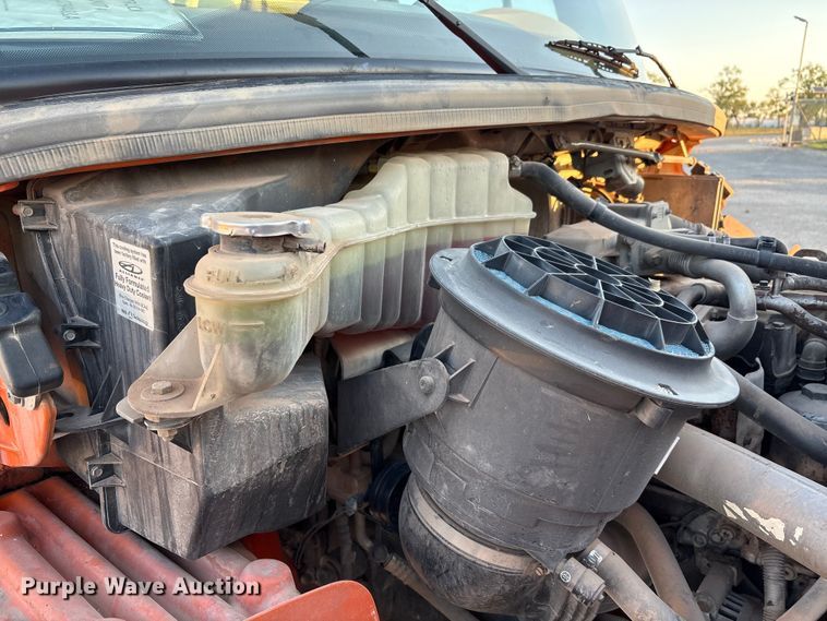 image for item EA7581 2007 Freightliner Business Class M2 box truck