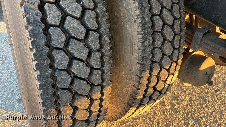 image for item EA7581 2007 Freightliner Business Class M2 box truck