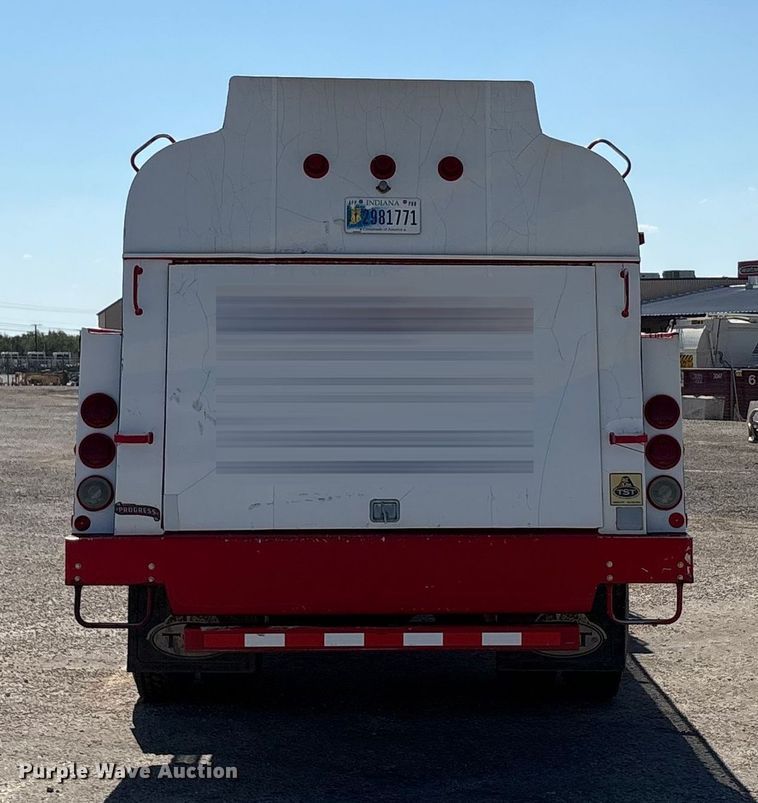 image for item EA7582 2009 Peterbilt 335 fuel truck