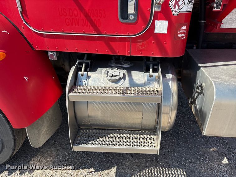 image for item EA7582 2009 Peterbilt 335 fuel truck