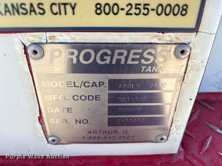 image for item EA7582 2009 Peterbilt 335 fuel truck