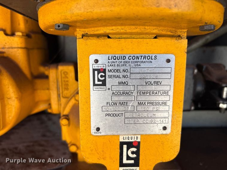 image for item EA7582 2009 Peterbilt 335 fuel truck