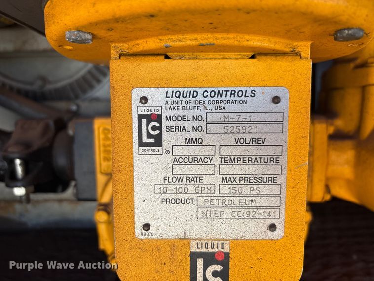 image for item EA7582 2009 Peterbilt 335 fuel truck