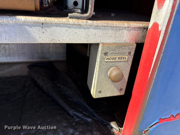 image for item EA7582 2009 Peterbilt 335 fuel truck