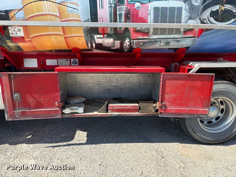 image for item EA7582 2009 Peterbilt 335 fuel truck