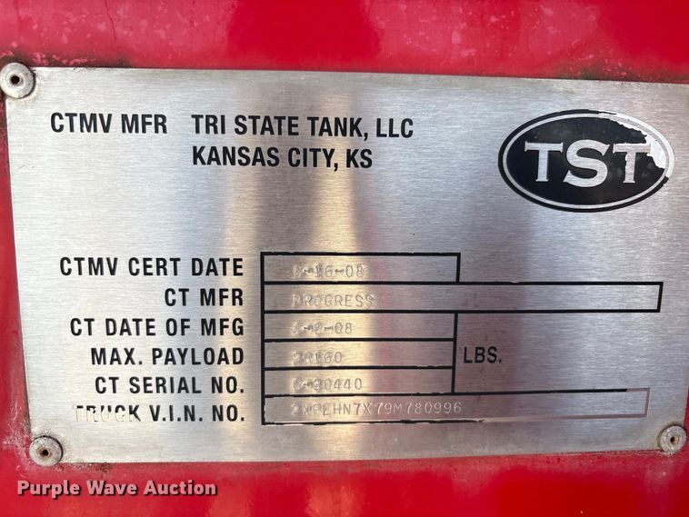 image for item EA7582 2009 Peterbilt 335 fuel truck