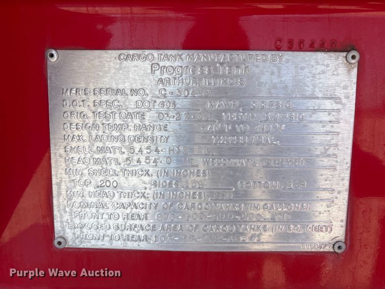 image for item EA7582 2009 Peterbilt 335 fuel truck