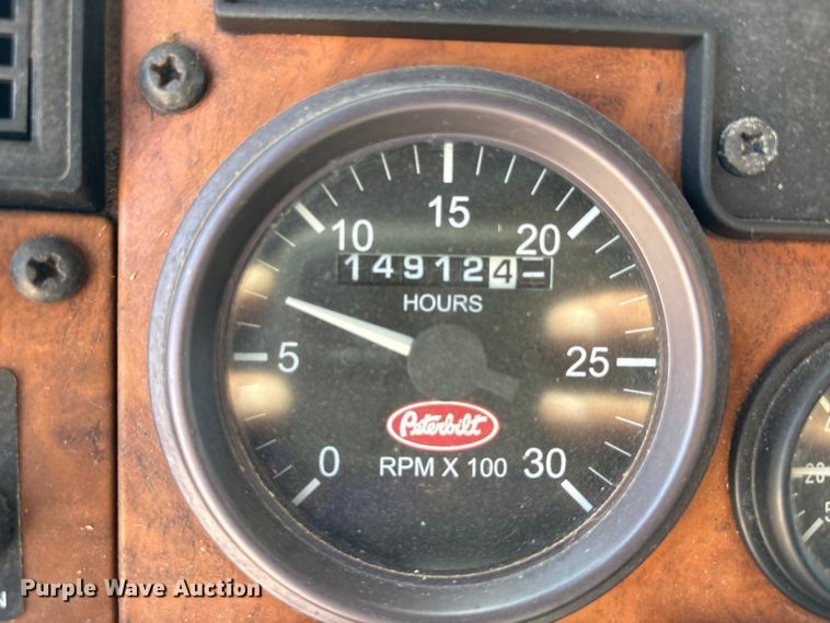 image for item EA7582 2009 Peterbilt 335 fuel truck