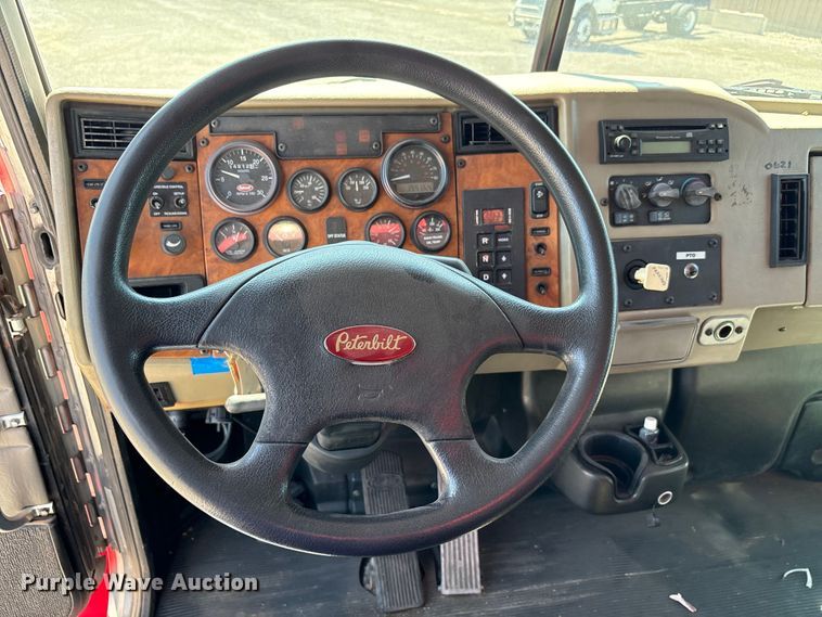 image for item EA7582 2009 Peterbilt 335 fuel truck