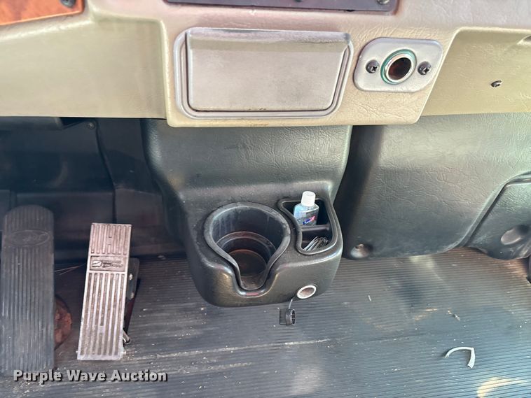 image for item EA7582 2009 Peterbilt 335 fuel truck