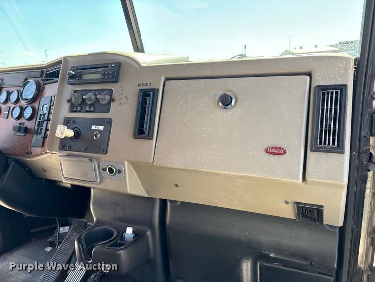 image for item EA7582 2009 Peterbilt 335 fuel truck