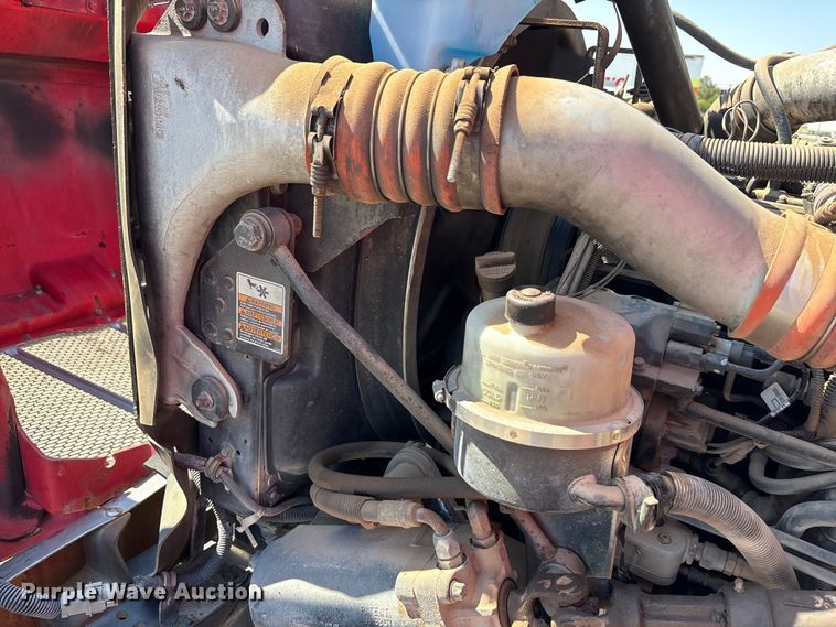 image for item EA7582 2009 Peterbilt 335 fuel truck