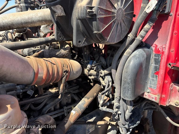 image for item EA7582 2009 Peterbilt 335 fuel truck