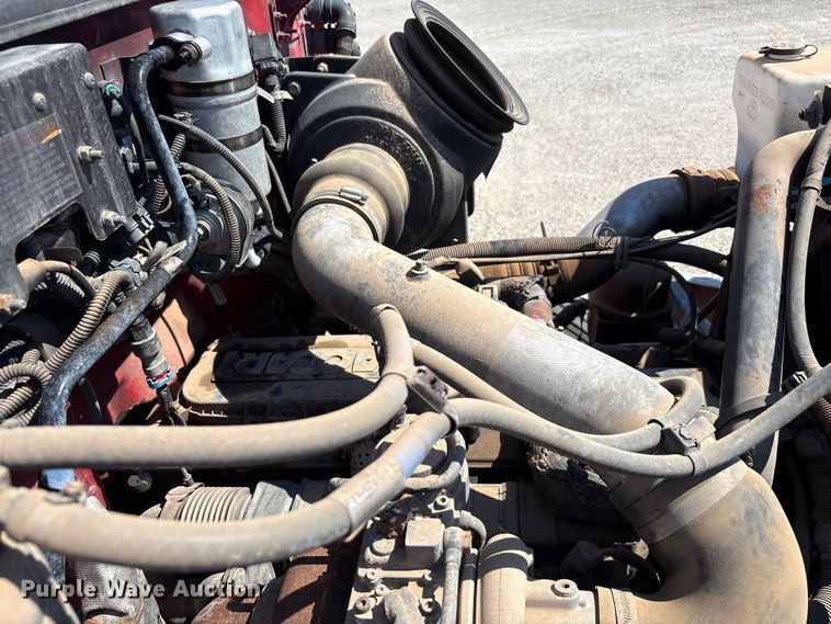 image for item EA7582 2009 Peterbilt 335 fuel truck