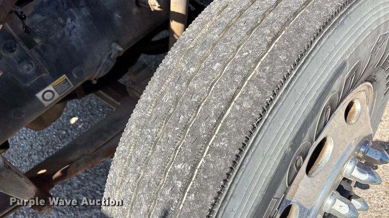 image for item EA7582 2009 Peterbilt 335 fuel truck