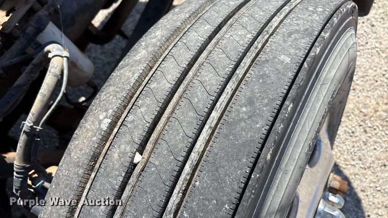 image for item EA7582 2009 Peterbilt 335 fuel truck