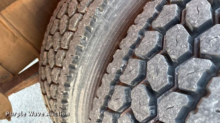 image for item EA7582 2009 Peterbilt 335 fuel truck