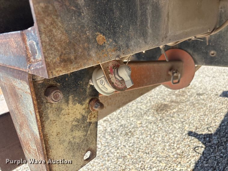 image for item EA7583 2002 Freightliner FL70 fuel truck