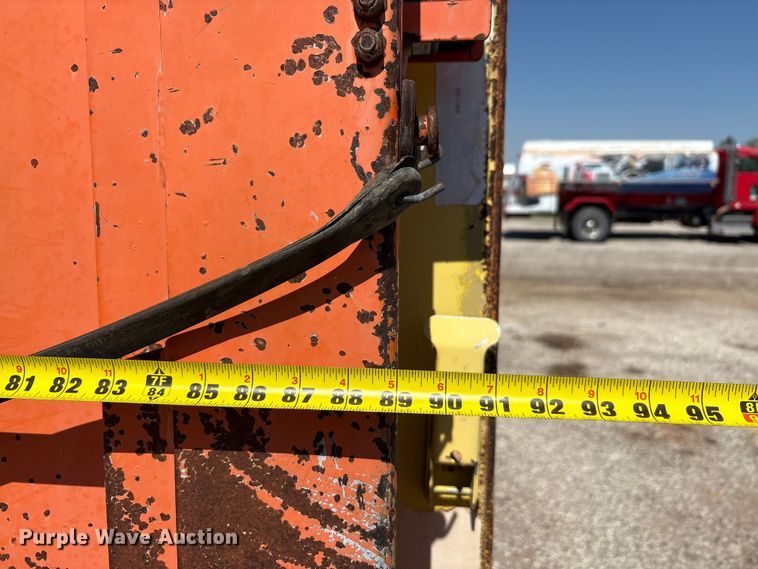 image for item EA7583 2002 Freightliner FL70 fuel truck