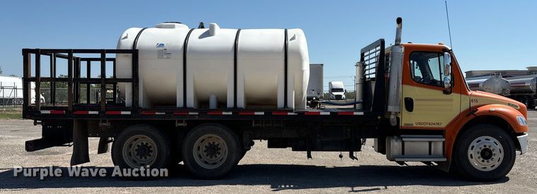 image for item EA7584 2005 Freightliner Business Class M2  flatbed truck