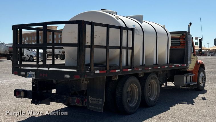 image for item EA7584 2005 Freightliner Business Class M2  flatbed truck