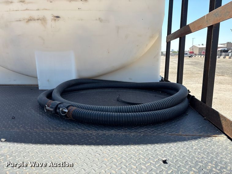 image for item EA7584 2005 Freightliner Business Class M2  flatbed truck