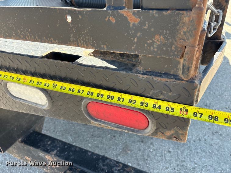 image for item EA7584 2005 Freightliner Business Class M2  flatbed truck