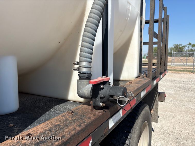 image for item EA7584 2005 Freightliner Business Class M2  flatbed truck