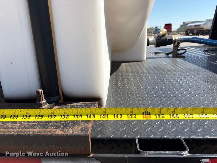 image for item EA7584 2005 Freightliner Business Class M2  flatbed truck