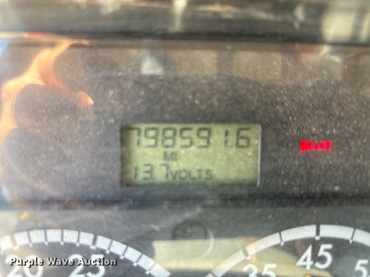 image for item EA7584 2005 Freightliner Business Class M2  flatbed truck