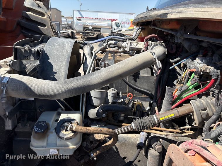 image for item EA7584 2005 Freightliner Business Class M2  flatbed truck