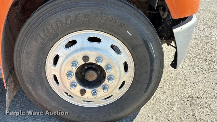 image for item EA7584 2005 Freightliner Business Class M2  flatbed truck