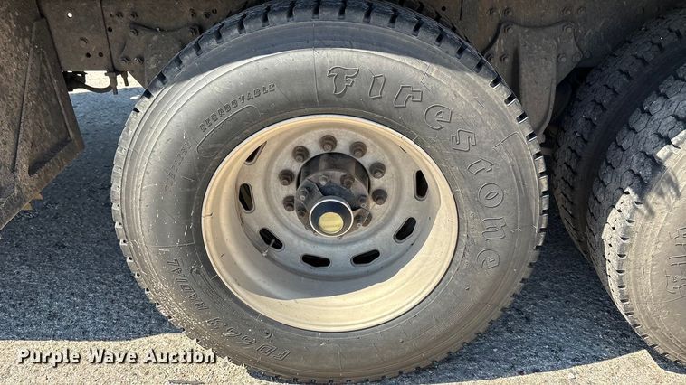 image for item EA7584 2005 Freightliner Business Class M2  flatbed truck