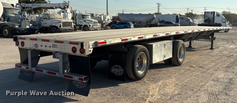image for item EA7591 2024 Utility FS2CHA flatbed trailer