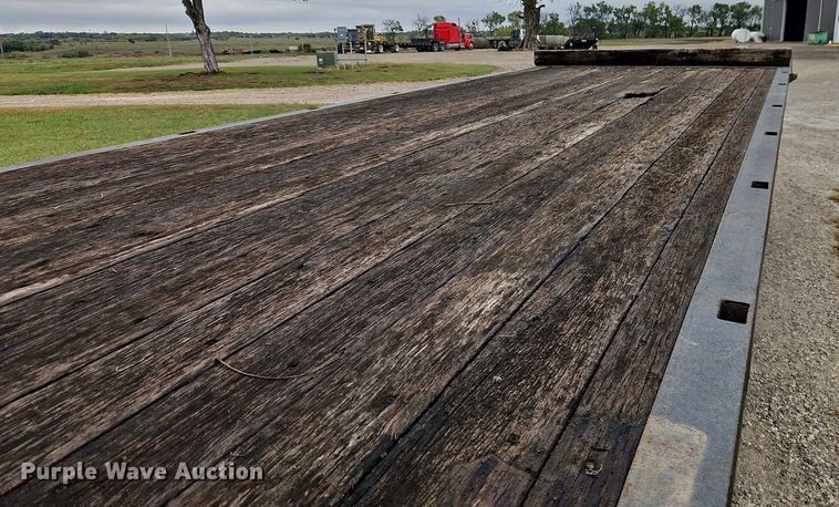 image for item EB8374 2004 GMC C8500 rollback truck