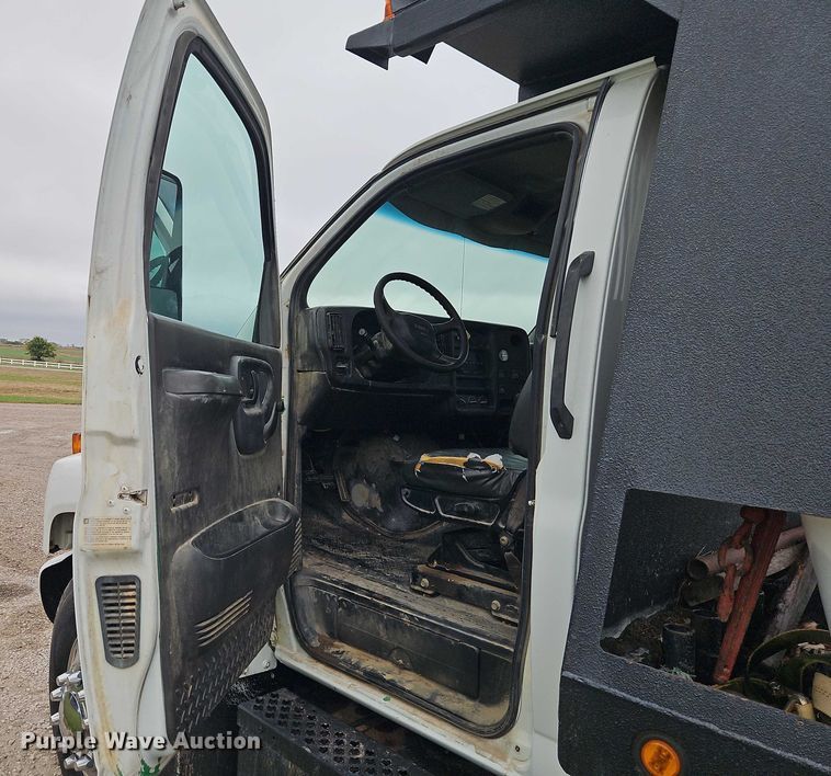 image for item EB8374 2004 GMC C8500 rollback truck