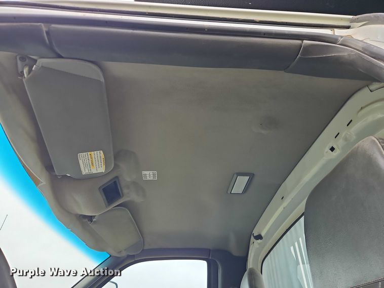 image for item EB8374 2004 GMC C8500 rollback truck